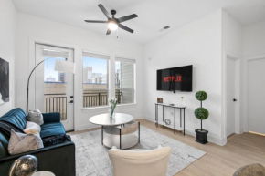 Luxury 2-Bedroom Condo with Private Parking